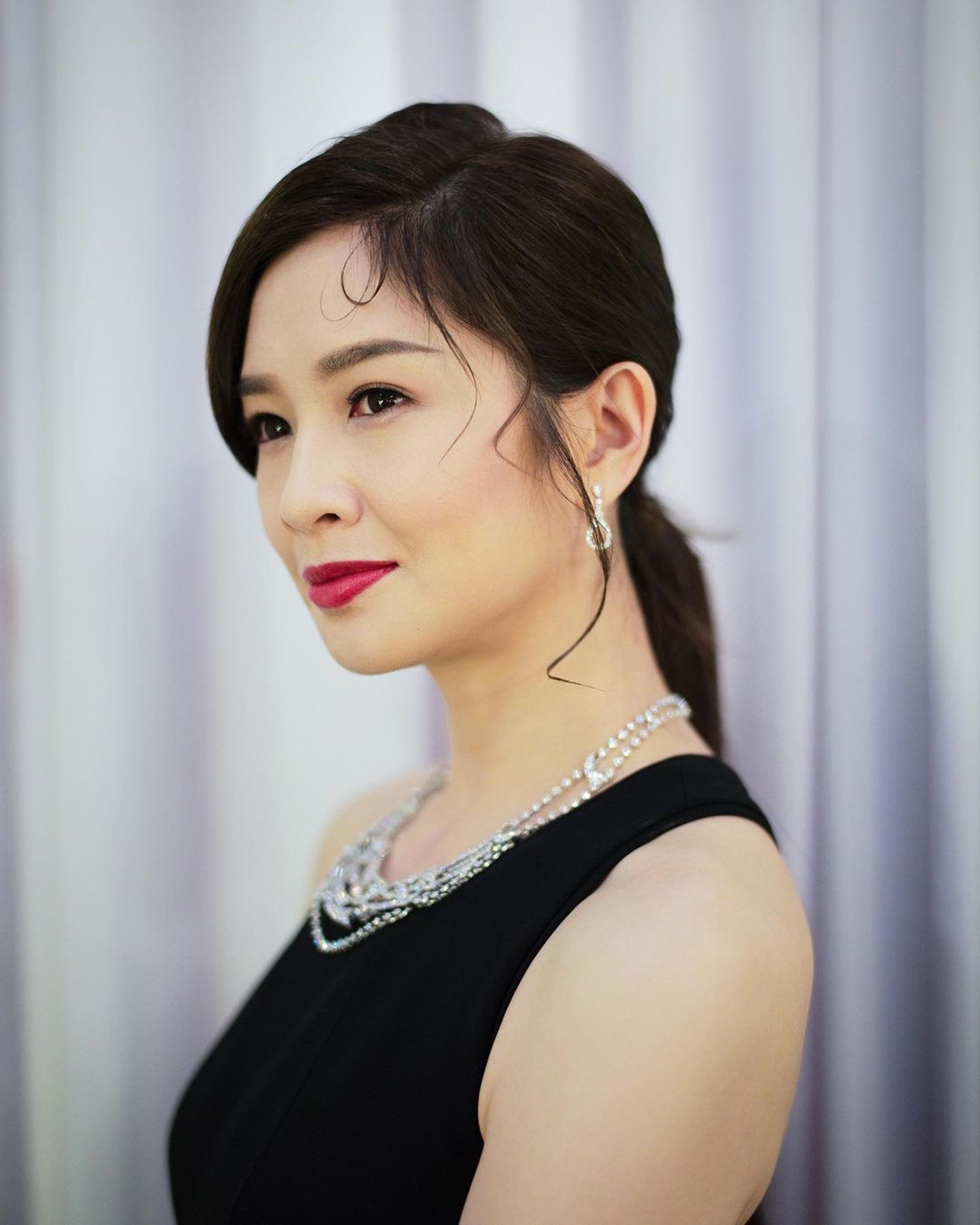 奖靠爸爸,怕得罪对方急忙承认并道歉|谭俊彦|麦美恩|刘佩玥_新浪新闻