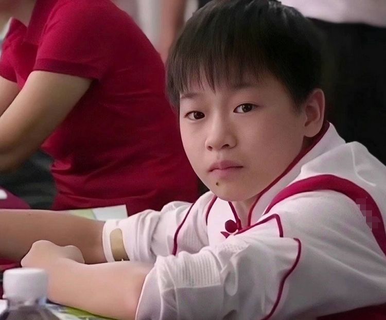 红姐入围体坛巨星热度榜,排名力压詹姆斯c罗|红姐|c罗|体坛_新浪新闻