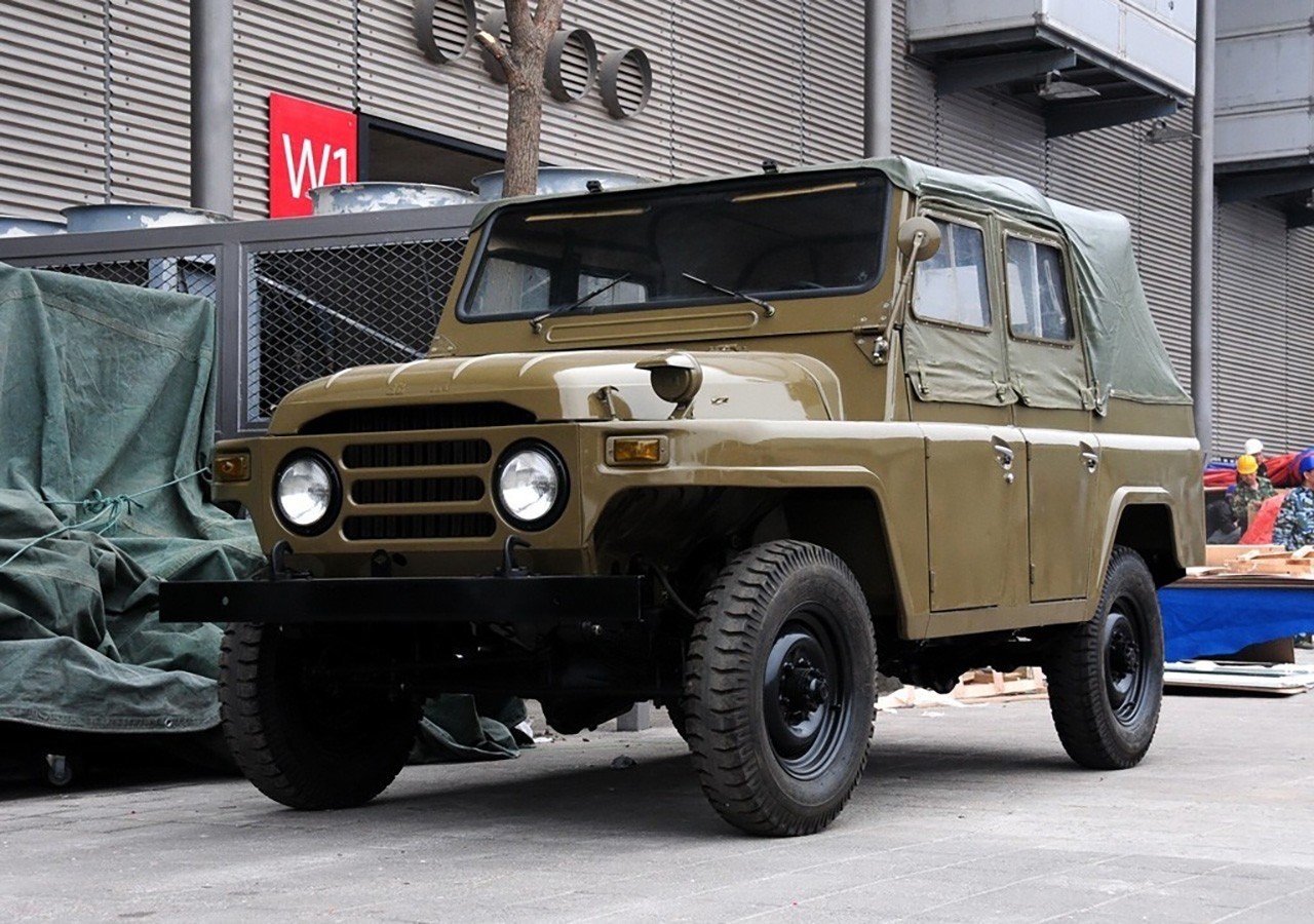 时隔多年再次重逢 全新bj212即将来袭-新浪汽车