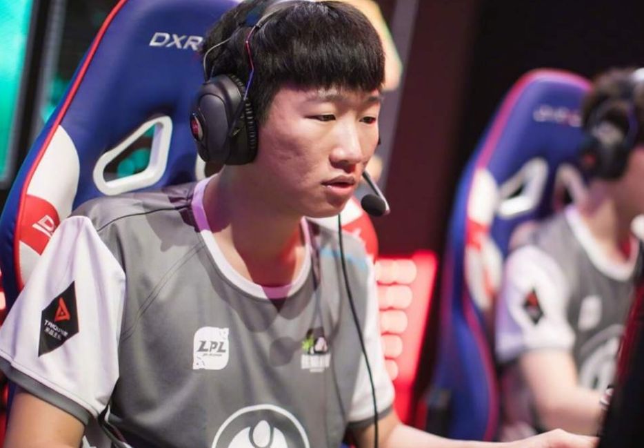 个人观点看到这里,笔者认为ning作为s8世界冠军打野,又是lpl赛区第一