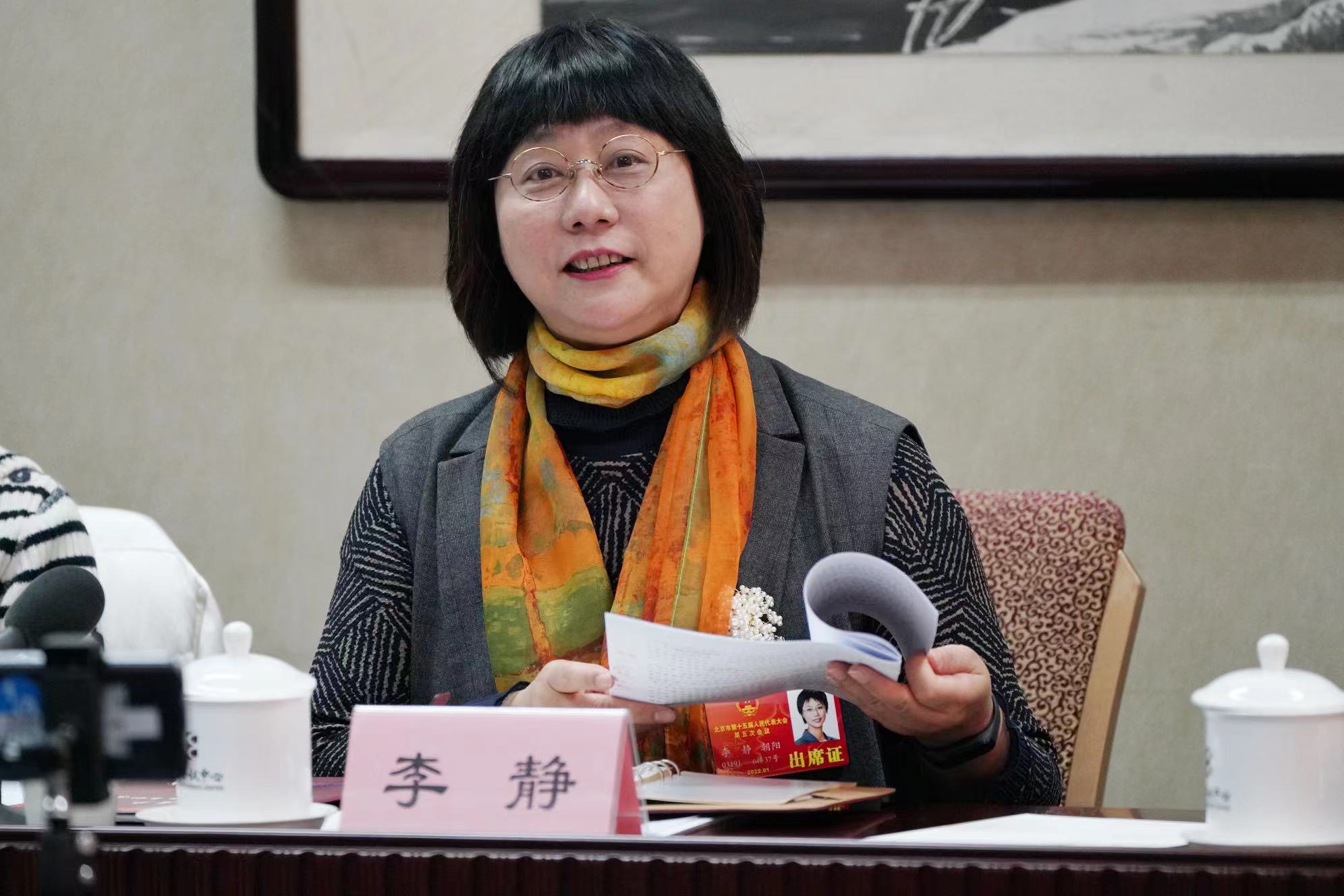 市人大代表李静建设社区数字化出行适老设施解决老年人出行难