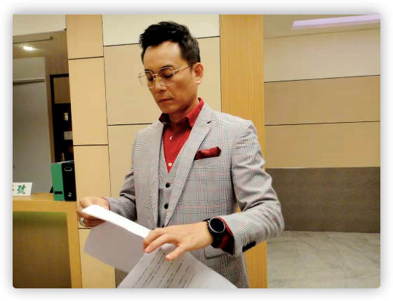 台湾男星陈霆自曝遭恐吓,被威胁儿女成下一个白晓燕