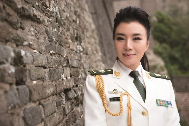 刘子琪:从中原走出的军旅歌手,为战士唱歌,情系军营不后悔|巡逻_新浪