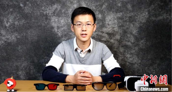 济南一高中老师打造“魔法课堂” 两年引入40多个小实验休闲区蓝鸢梦想 - Www.slyday.coM