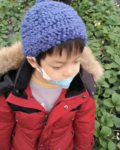 李佳航分享带娃日常 3岁儿子正脸出镜五官神似爸爸休闲区蓝鸢梦想 - Www.slyday.coM