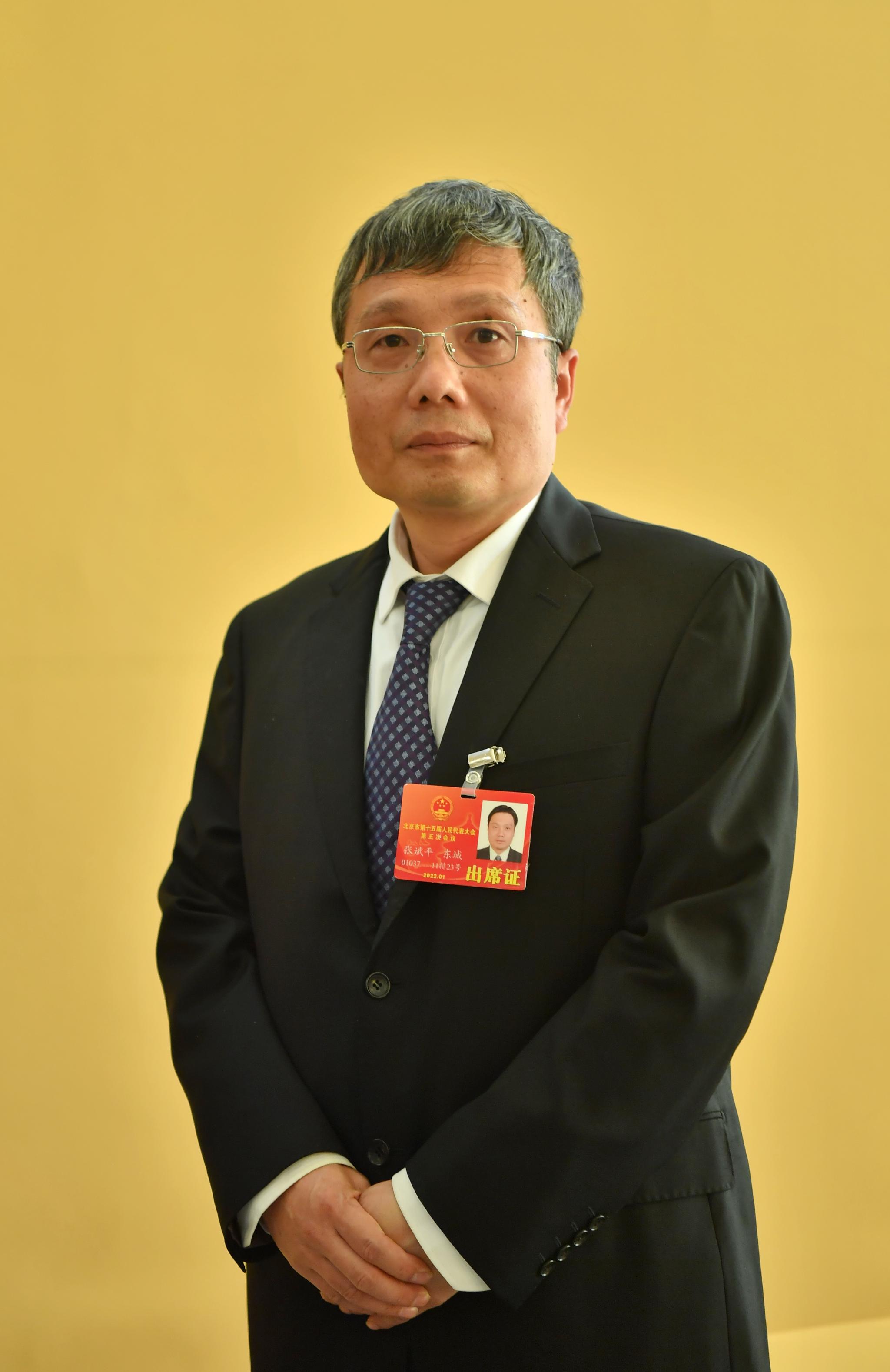 市人大代表张斌平推进教师轮岗促进教育的共同富裕而无论是一个