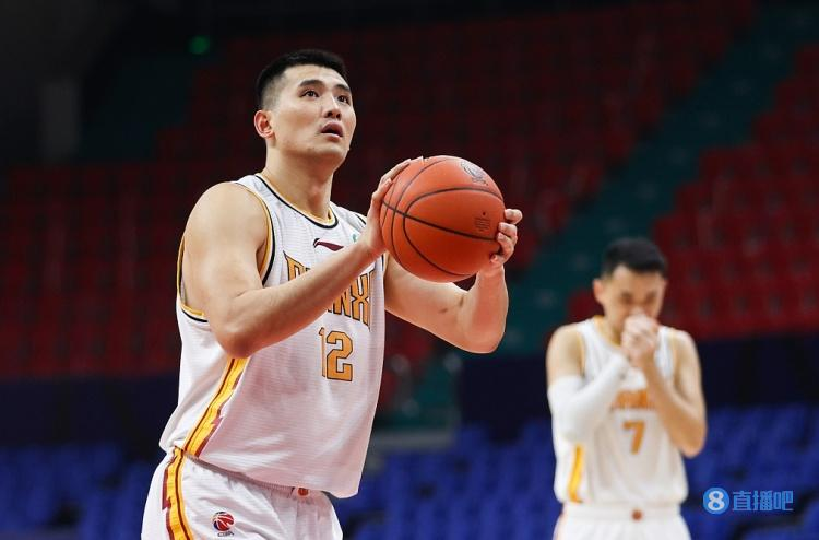 邢志强出场44分钟三分10中5得到26分12篮板