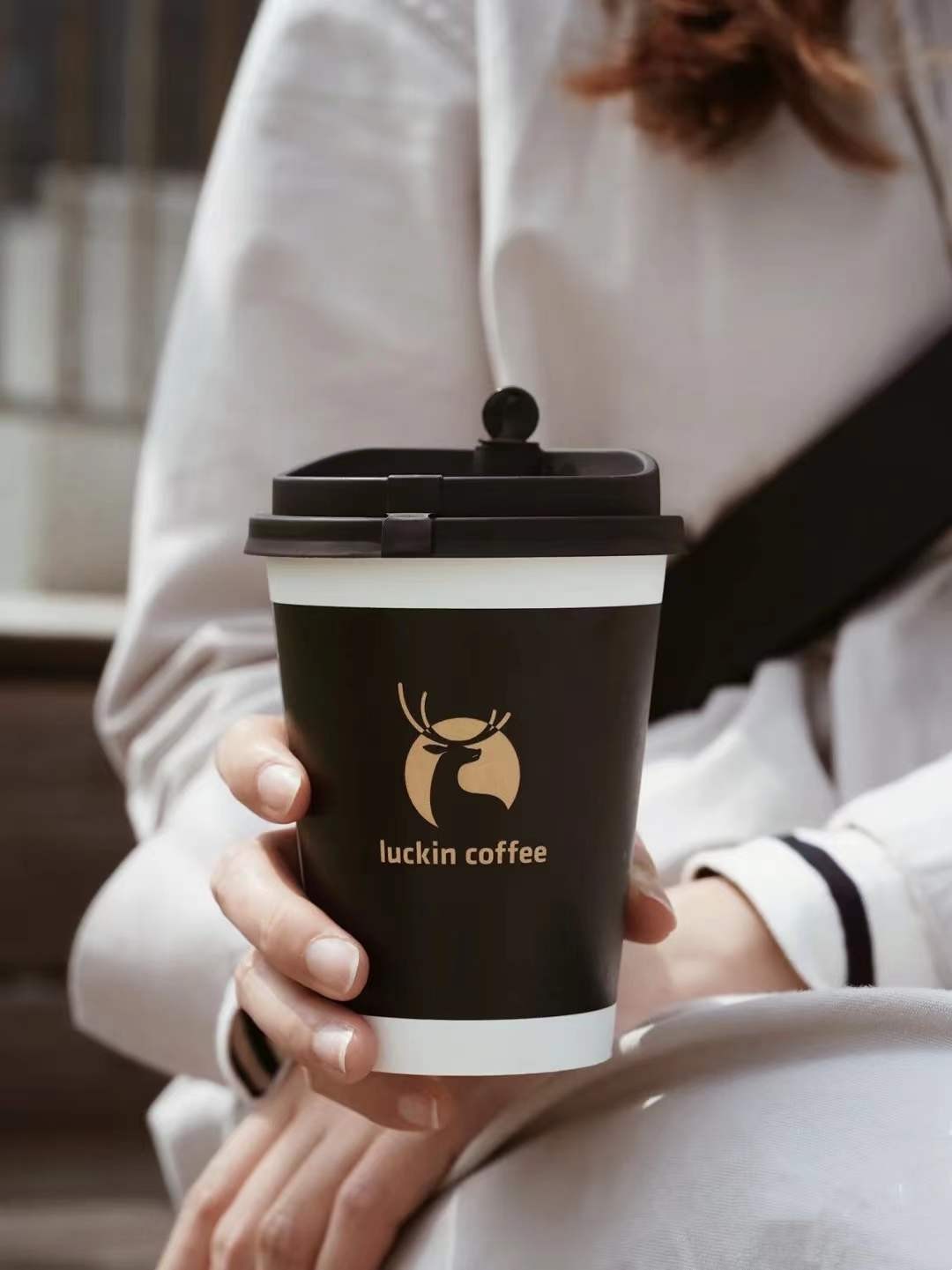 做精品咖啡瑞幸认真了soe小黑杯喝出高品质水准