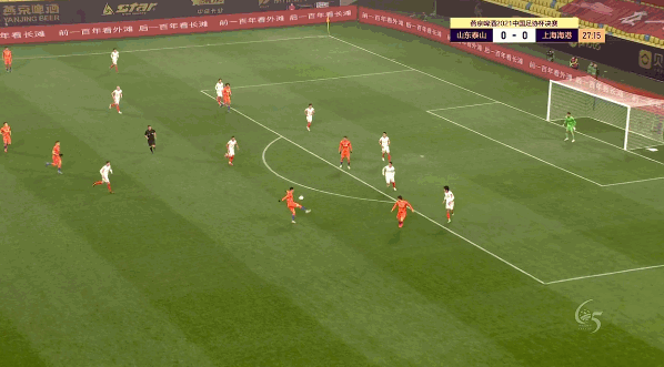 半场战报：孙准浩领到黄牌，山东泰山VS上海海港双方战成0比0休闲区蓝鸢梦想 - Www.slyday.coM