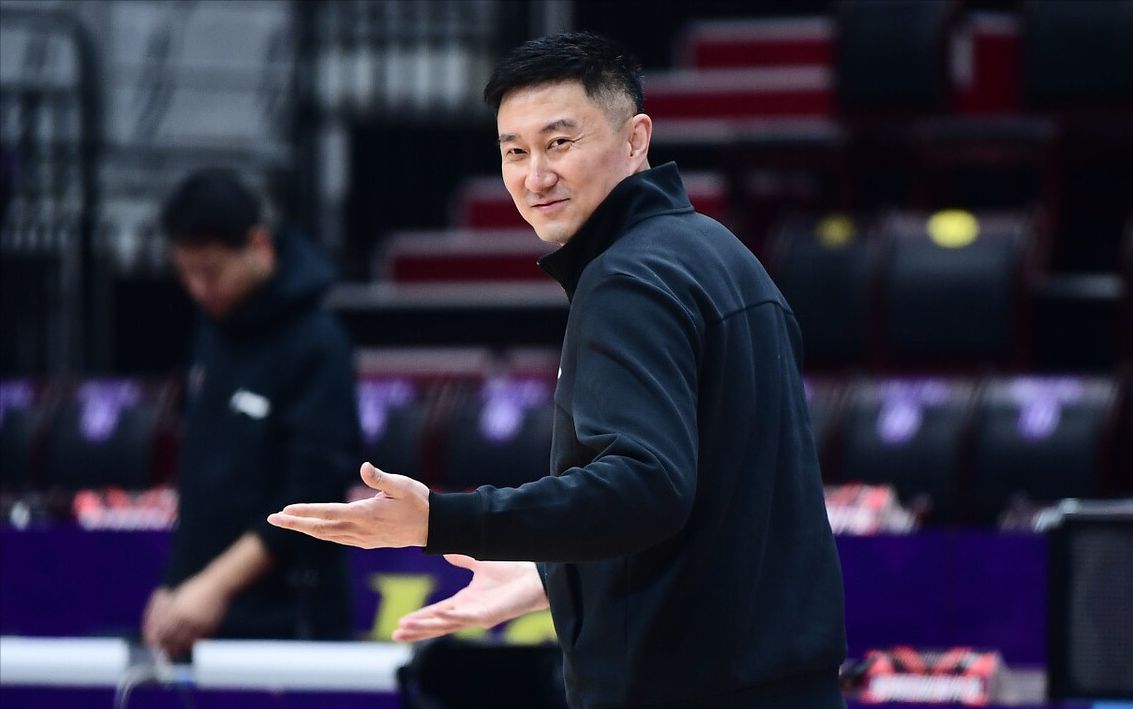 恭喜宏远队杜锋藏得太深了cba总冠军神锋驰援周鹏迎接班人