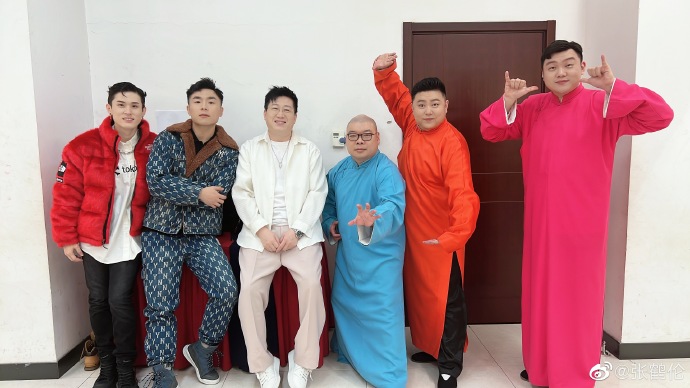 德云社相声春晚启程张鹤伦晒六队合影郎鹤炎张九南等出境