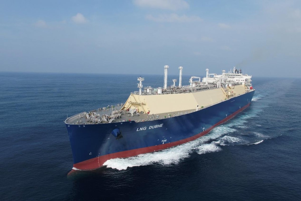 又一壮举世界最大lng罐吊装作业江南造船厂完成重1400吨