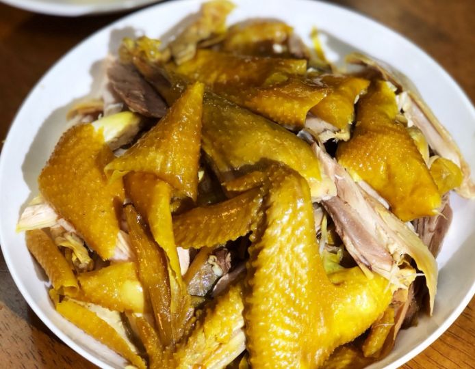 菜扣肉,酿豆腐等众多美食,今天小编就来分享广东梅州可推荐的六大特色