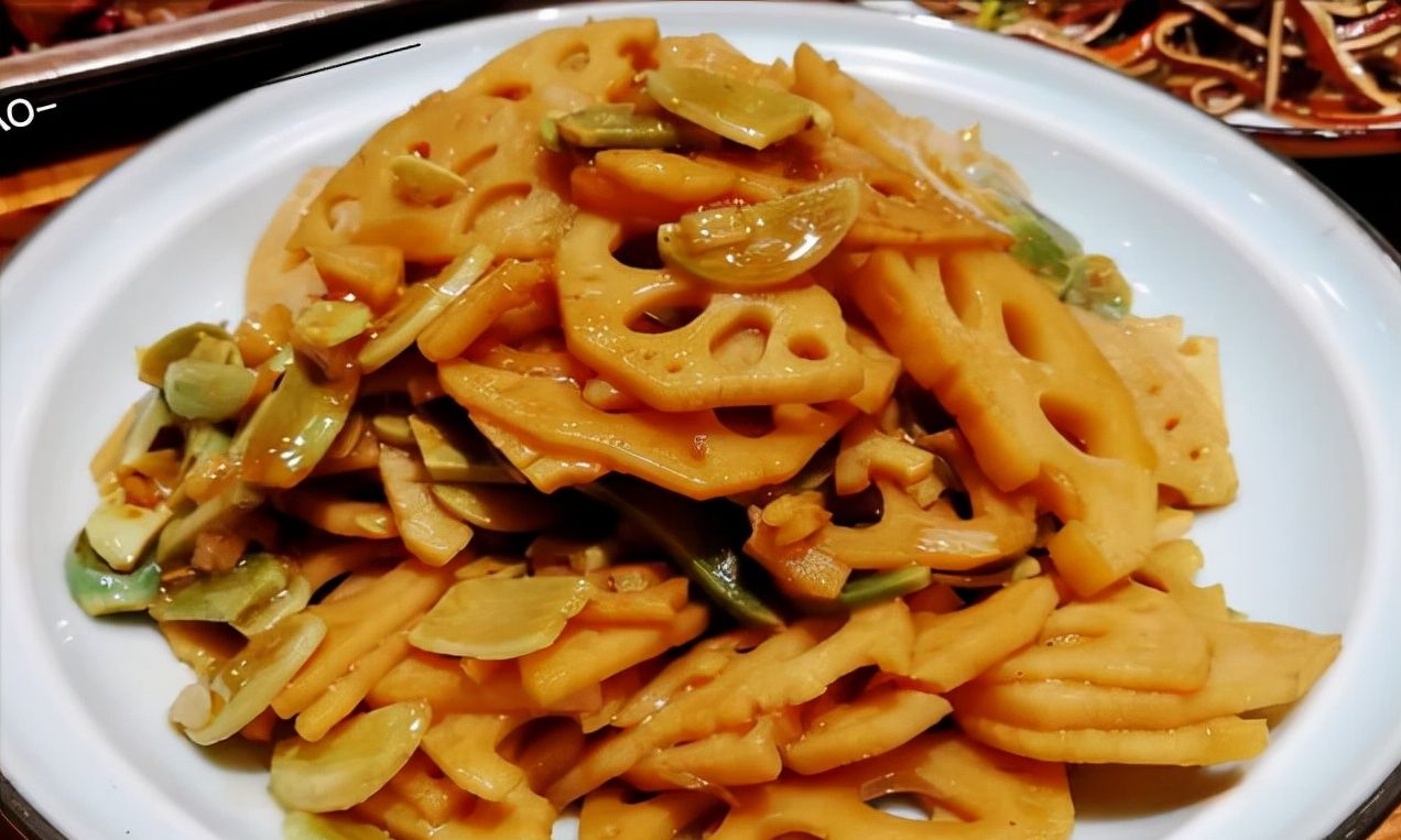 腊八蒜直接吃太单调教你用腊八蒜做这3道菜看完都流口水了