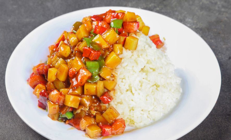 鸡腿土豆盖饭和糖醋茄子盖饭的做法|盖饭|茄子|鸡腿_新浪新闻