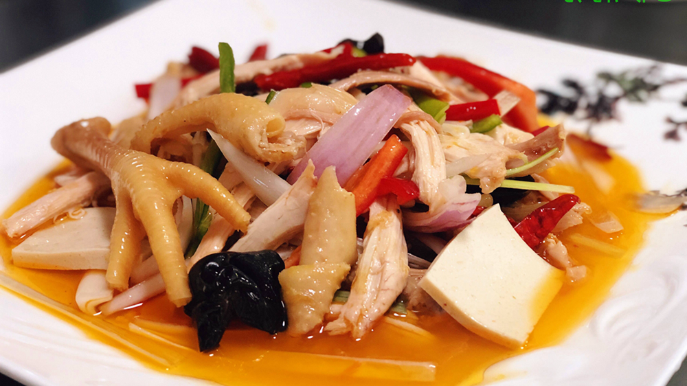 新疆椒麻鸡的正宗做法,麻辣鲜香口感十足,看着就好有食欲