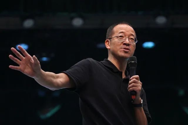 俞敏洪“年终总结”：辞退6万员工 、股价跌去90%、退学费等支出近200亿…还透露新东方转型方向休闲区蓝鸢梦想 - Www.slyday.coM