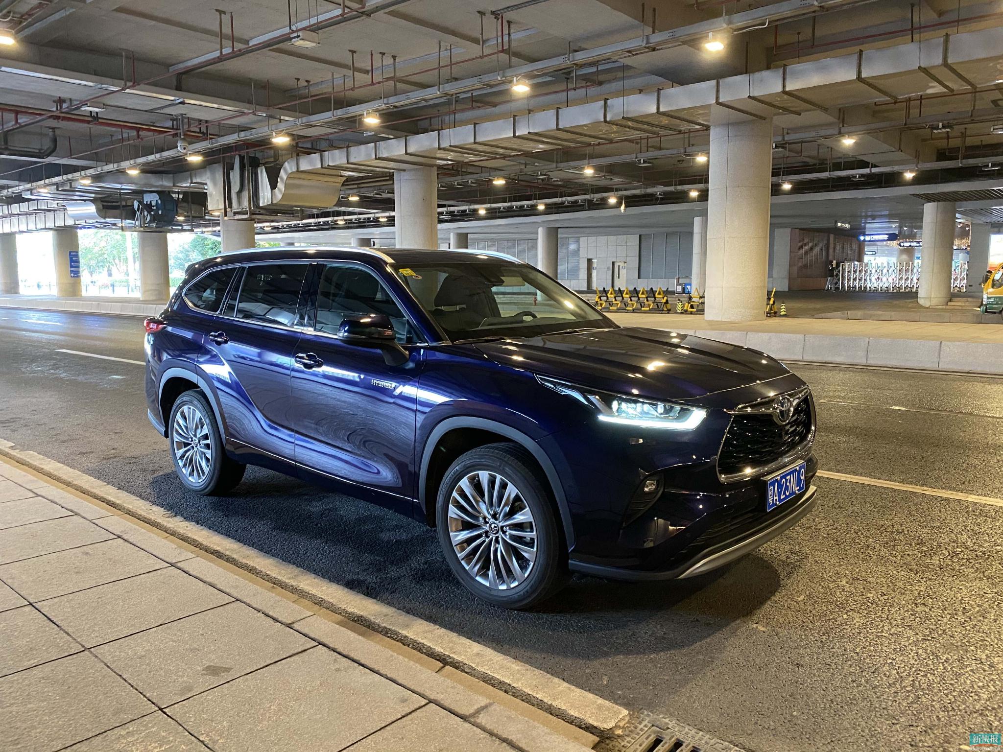 日常试驾全新第四代汉兰达:空间大师也不乏操控乐趣