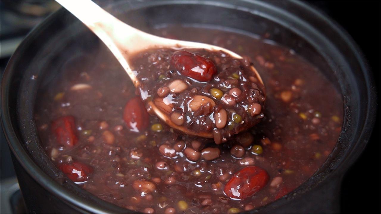 腊八粥别用清水直接煮多加一步粥香四溢粘稠好喝真简单