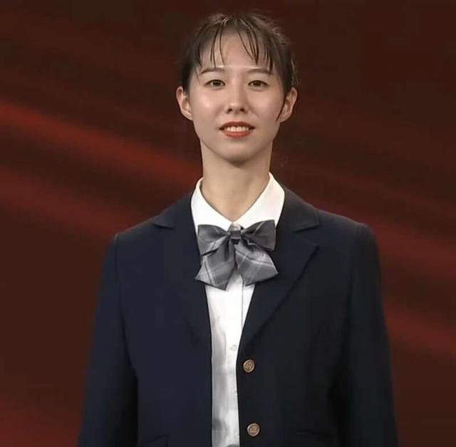 第八届全国道德模范崔译文无畏歹徒热心公益