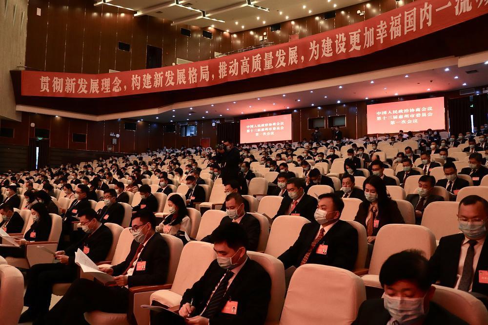 大会现场林惜文表示,今后五年,是惠州市踏上社会主义现代化建设新征程