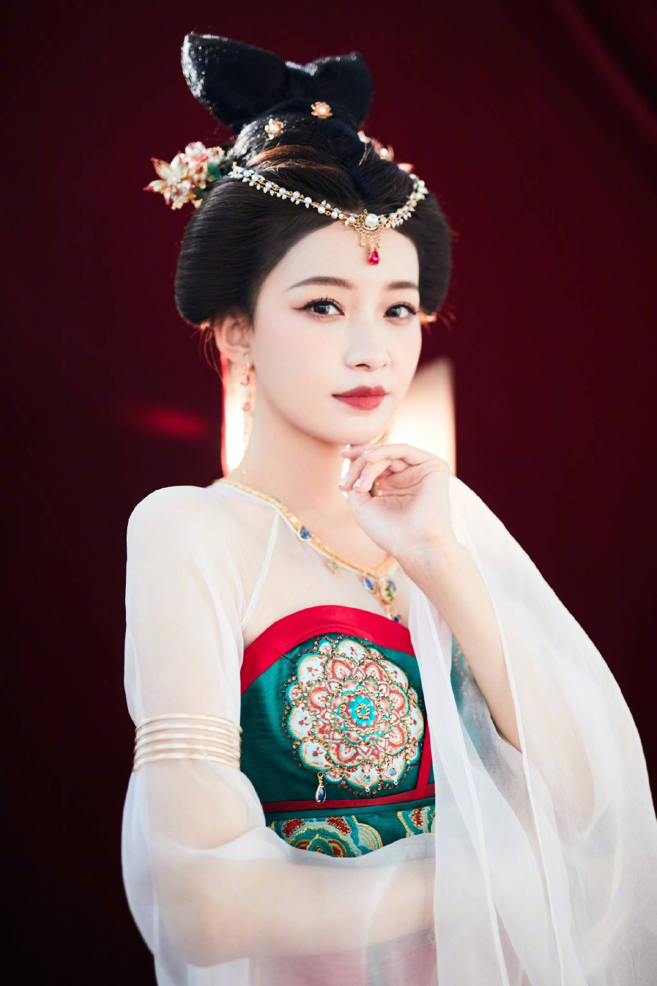 孙怡解锁古典舞技能飘逸灵动宛若画中仙子