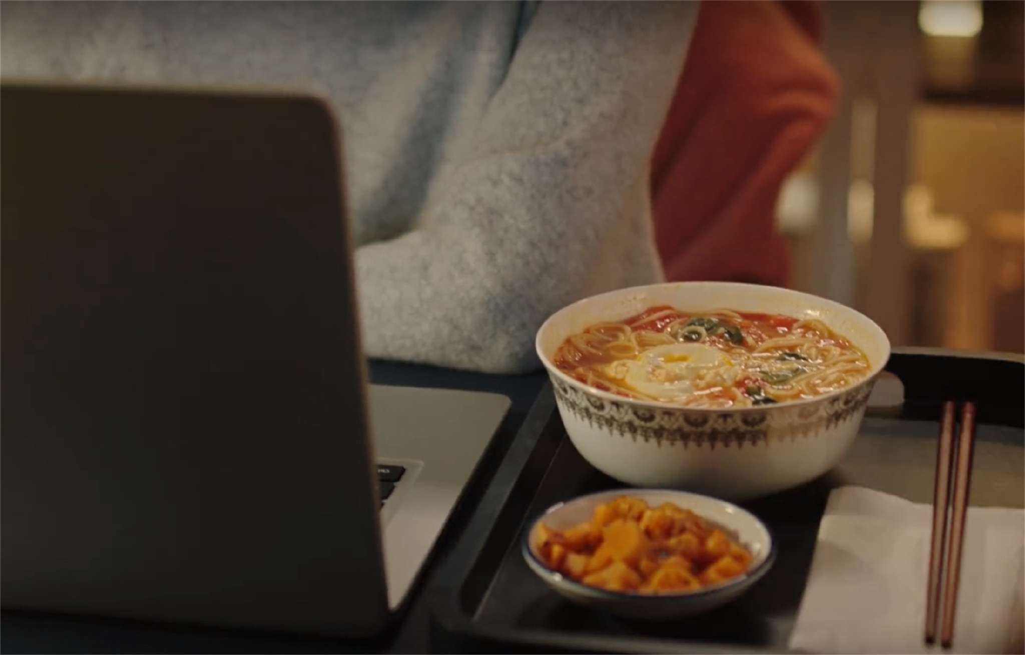 完美伴侣：披星戴月的职场女性，谁不是在事业和家庭之间苟延残喘休闲区蓝鸢梦想 - Www.slyday.coM