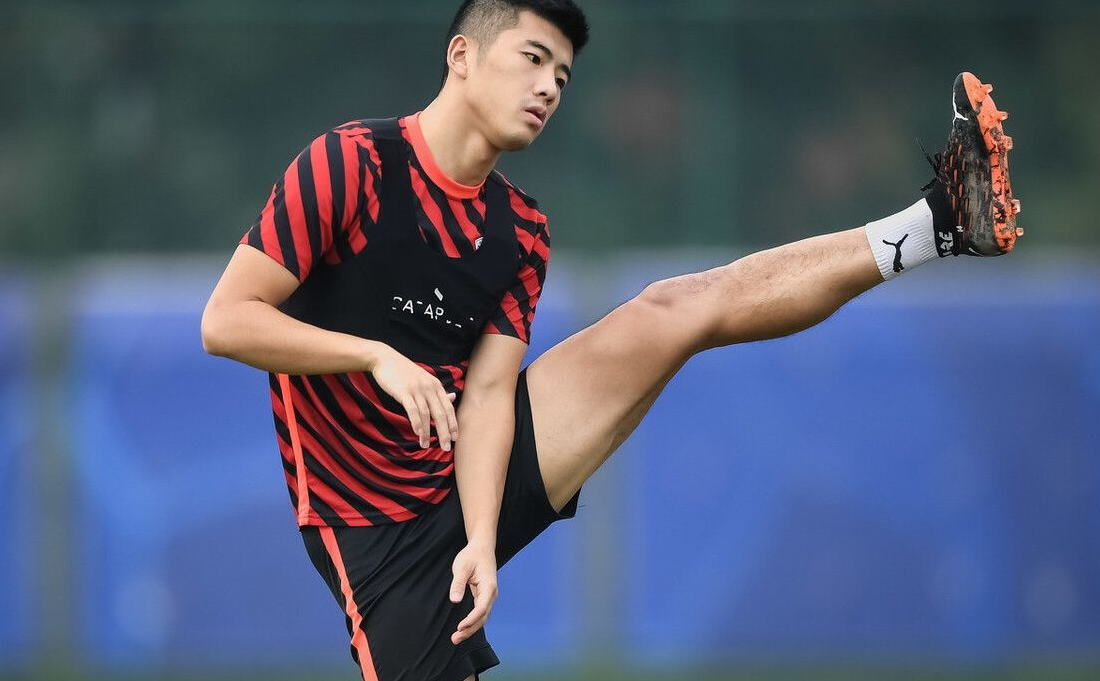 李圣龙|李霄鹏|上港_新浪新闻