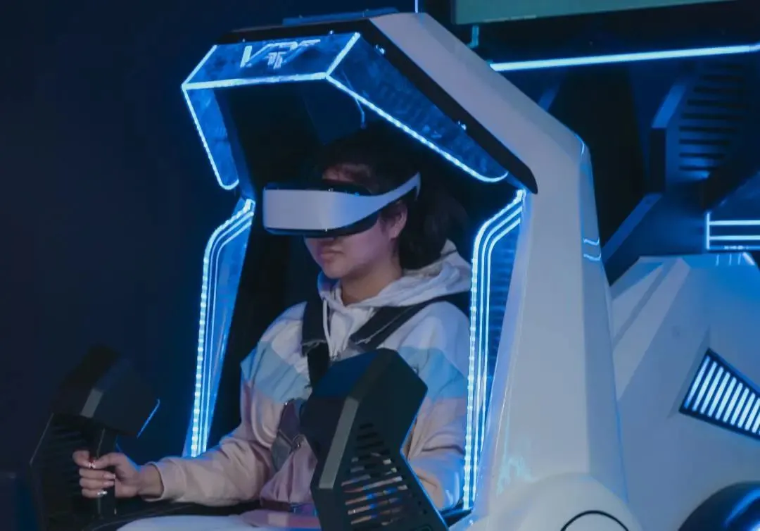 坐上9d魔幻蛋椅,戴上vr眼镜,加上酷炫超清的场景和立体环绕音,视,听