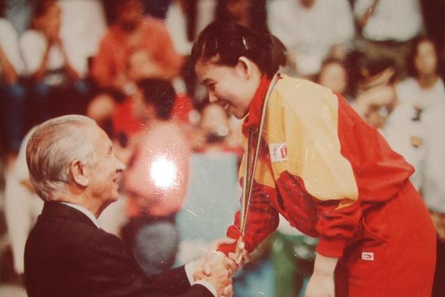 1982年,河南省队因邓亚萍的个子矮把她劝退,事后后悔不及|张燮林