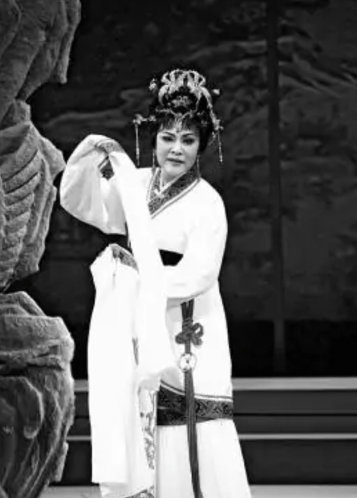 享年92岁,曾饰演《红楼梦》中王熙凤|金采风|越剧|王熙凤_新浪新闻