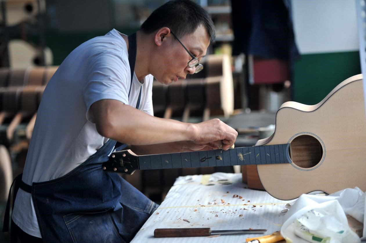 贵州正安县吉他 产业弹奏致富曲|贵州省|正安县_新浪新闻