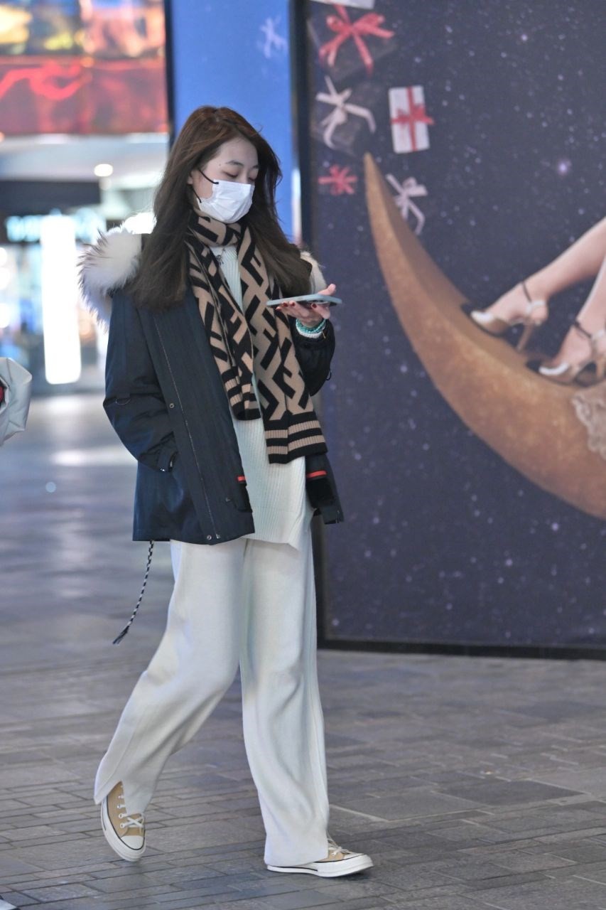 终于找到适合北方女孩的街拍打扮北京街头女孩的穿搭真潮