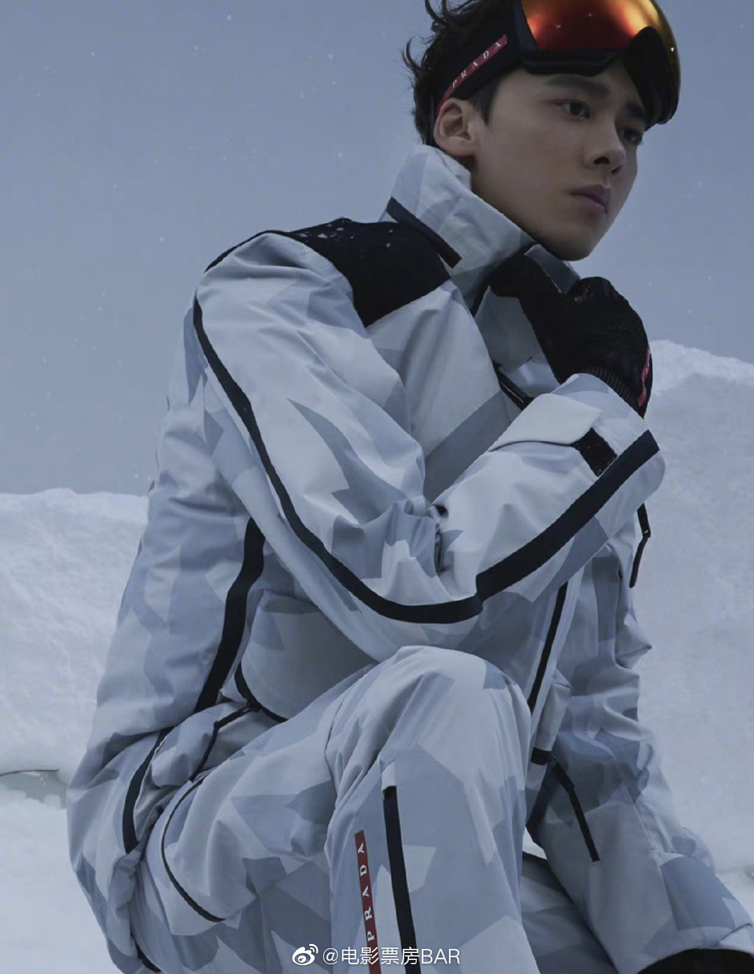 演员李易峰minibazaar一月刊封面无惧冰霜超越界限