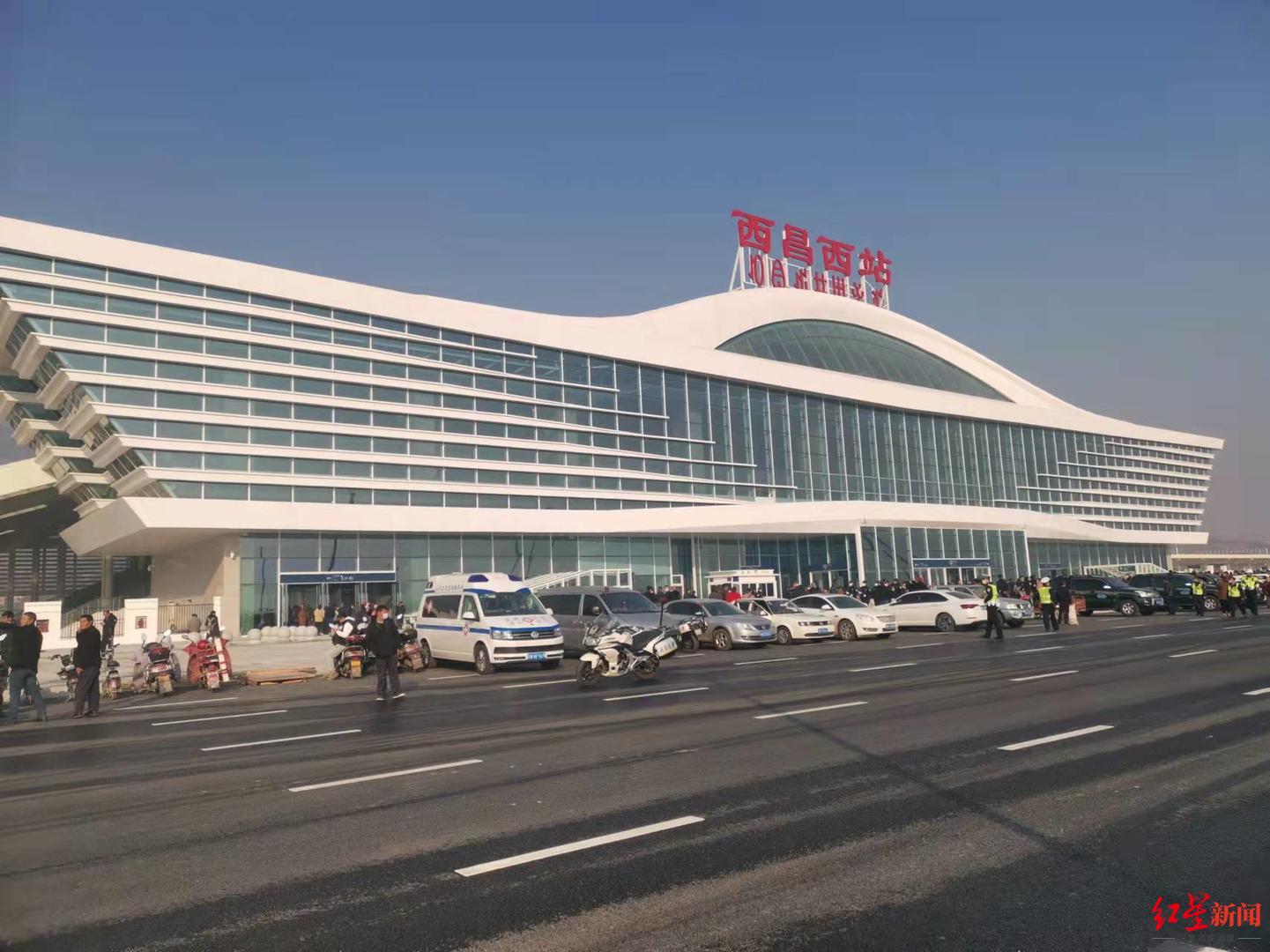 西昌西站红星新闻记者 江龙 摄影报道编辑 于曼歌