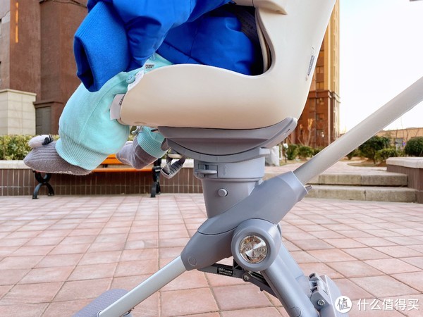 有了婴儿车，遛娃神器有必要吗？当然，酷骑遛娃神器可当宝宝餐椅休闲区蓝鸢梦想 - Www.slyday.coM