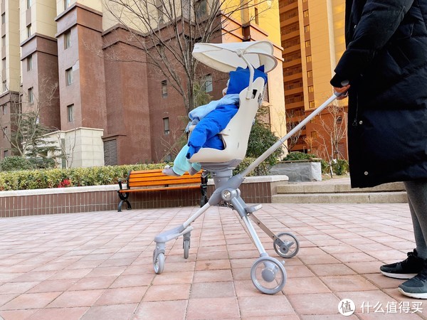 有了婴儿车，遛娃神器有必要吗？当然，酷骑遛娃神器可当宝宝餐椅休闲区蓝鸢梦想 - Www.slyday.coM