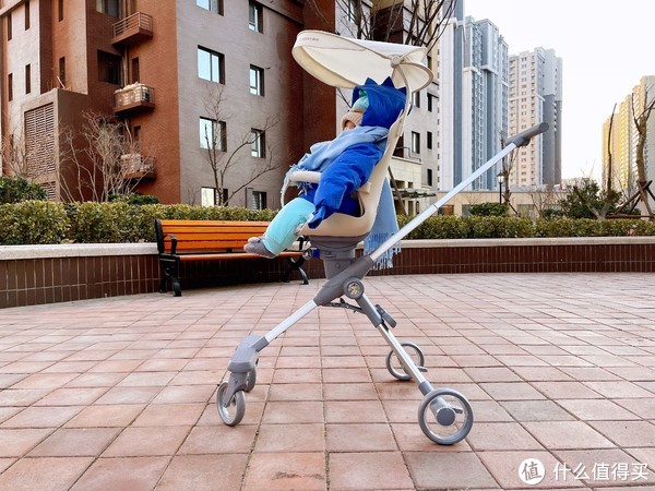 有了婴儿车，遛娃神器有必要吗？当然，酷骑遛娃神器可当宝宝餐椅休闲区蓝鸢梦想 - Www.slyday.coM
