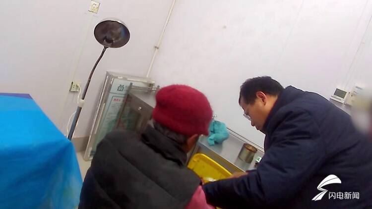 致敬·警察节｜七旬老太寒夜走失急坏了老伴，聊城民警奔走一夜成功搜救休闲区蓝鸢梦想 - Www.slyday.coM