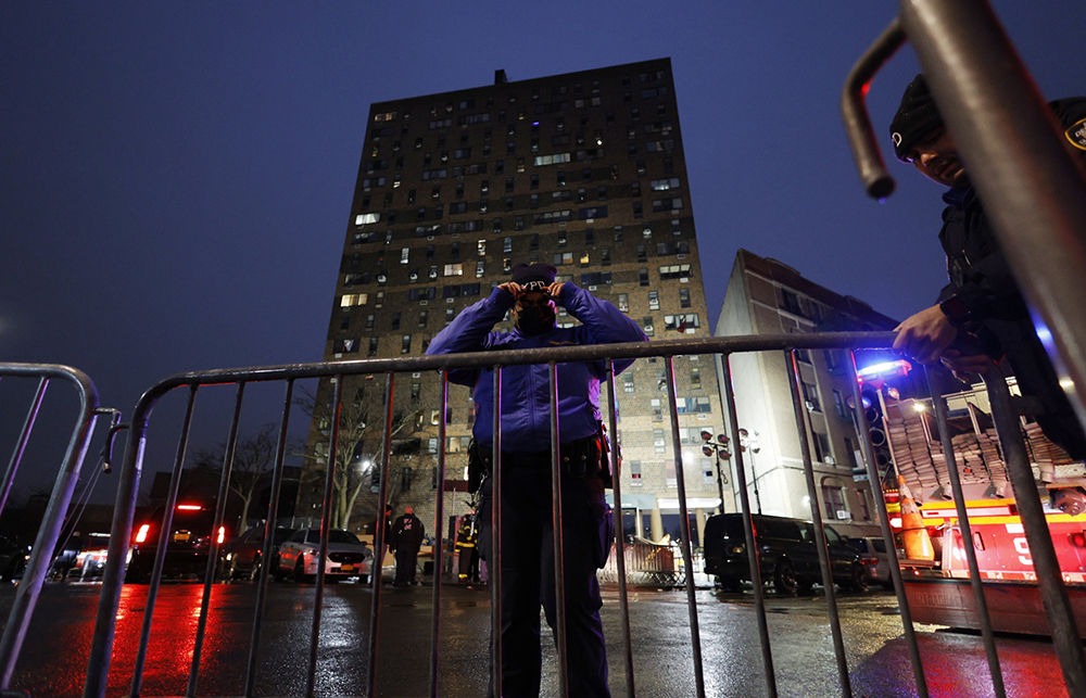 早安·世界｜纽约一住宅楼大火致19人死亡，包括9名儿童休闲区蓝鸢梦想 - Www.slyday.coM