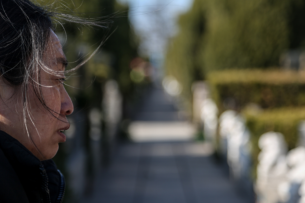 跟拍四年我了解的镜头外的江秋莲丨正午视觉