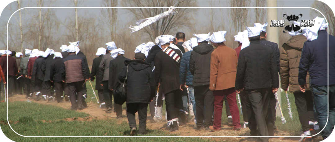 主播拿母亲遗照直播卖孝帽孝yue了