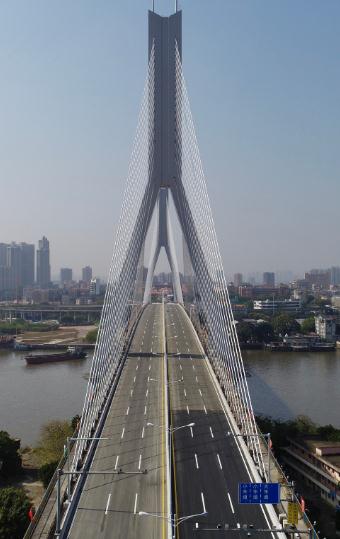 焕然一新经过150天手术广州鹤洞大桥重新上岗