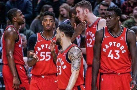 1后卫+4前锋,真应了莱利那句“未来篮球是五个两米球员的运动”休闲区蓝鸢梦想 - Www.slyday.coM 1后卫+4前锋,真应了莱利那句“未来篮球是五个两米球员的运动”休闲区蓝鸢梦想 - Www.slyday.coM