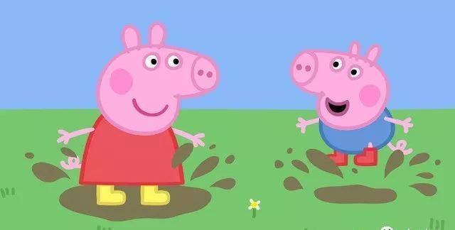 她都会自言自语说,"等一下,让我看看是否安全"(这是乔治跳泥坑前,佩奇