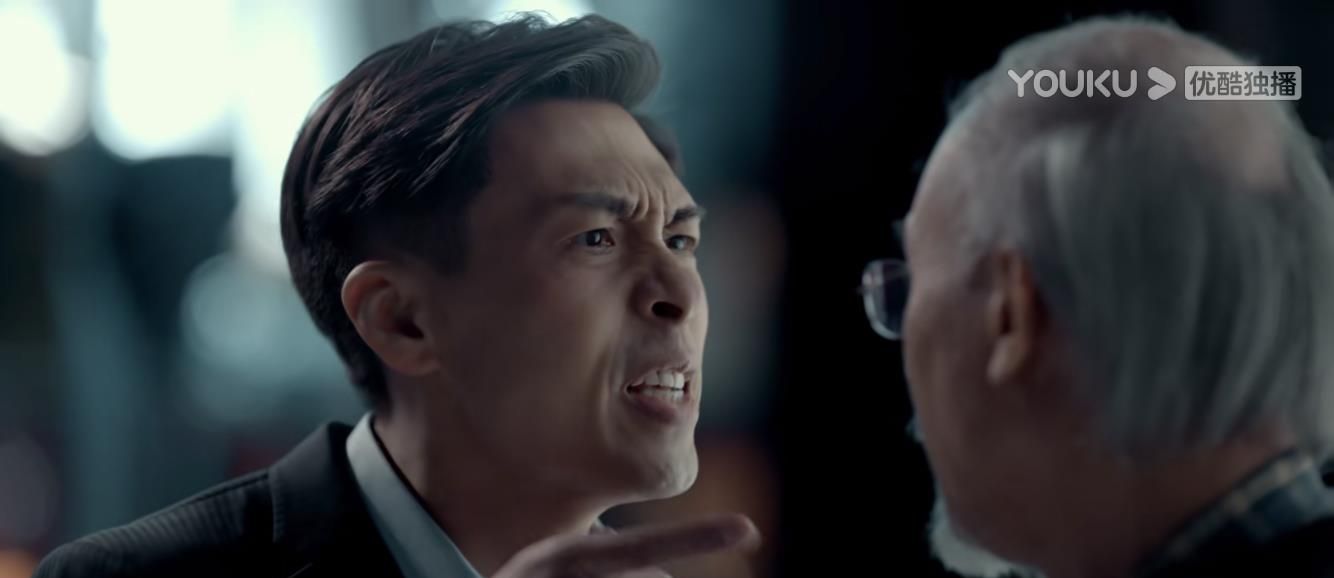 《家族荣耀》好家伙，张智霖撒谎眼睛都不眨一下休闲区蓝鸢梦想 - Www.slyday.coM