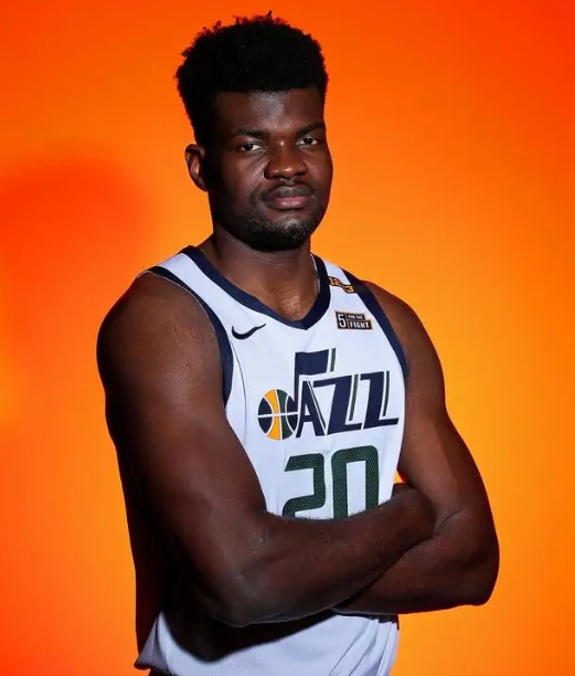 豪斯5中1拖累米切尔,美媒支招火箭和爵士1换4|豪斯|爵士|火箭_新浪