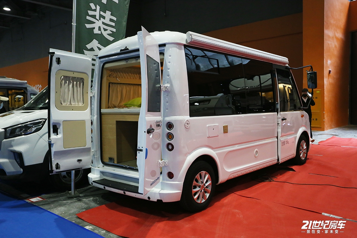 不到20万买高性价比b型车随风荷美五菱房车