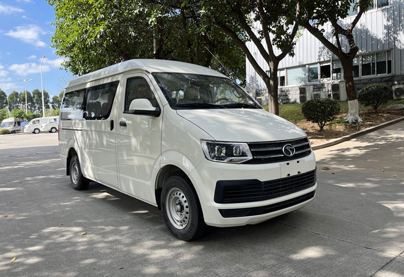 东南打造的新款mpv,侧滑门,轴距3350mm,6/7/9座都有-新浪汽车