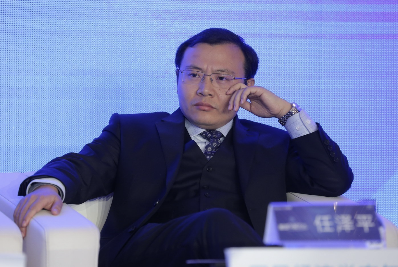 任泽平绕的开90后00后吗